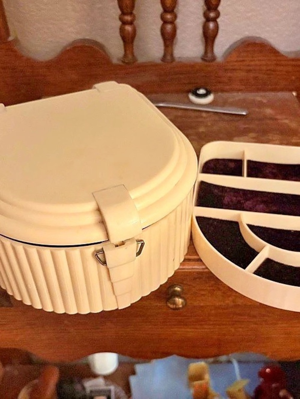 Vintage Carvanite  Products Vintage Cosmetic Case in Cream